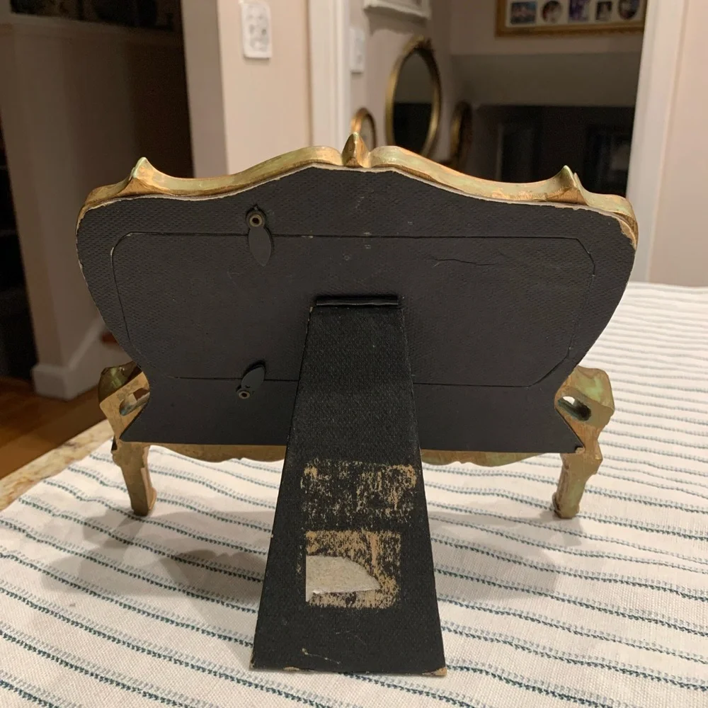 Victorian Settee Triple Photo Frame